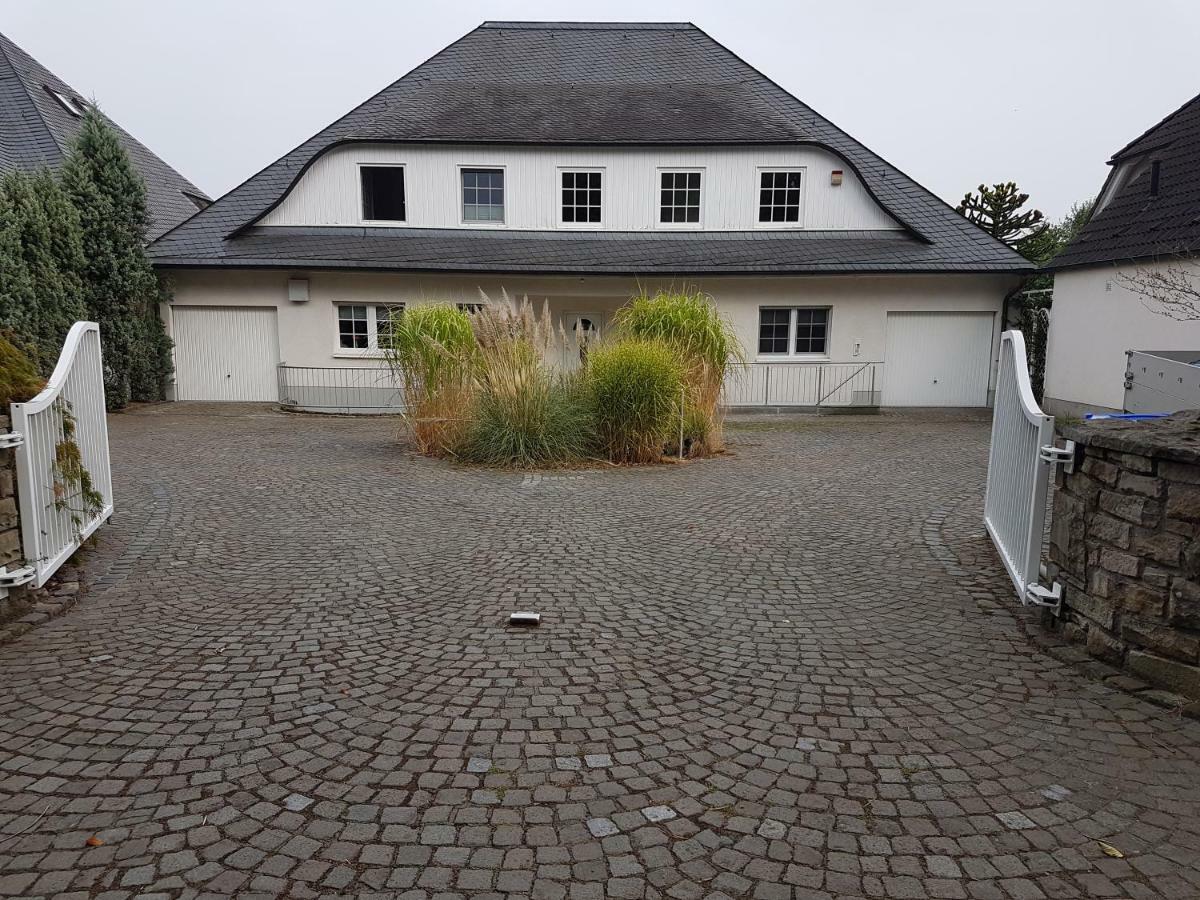 Wohnen Im Souterrain Einer Villa Herdecke Exterior foto